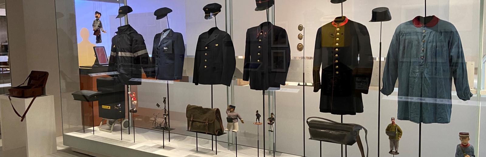Uniformes de facteurs Uniformes de facteurs