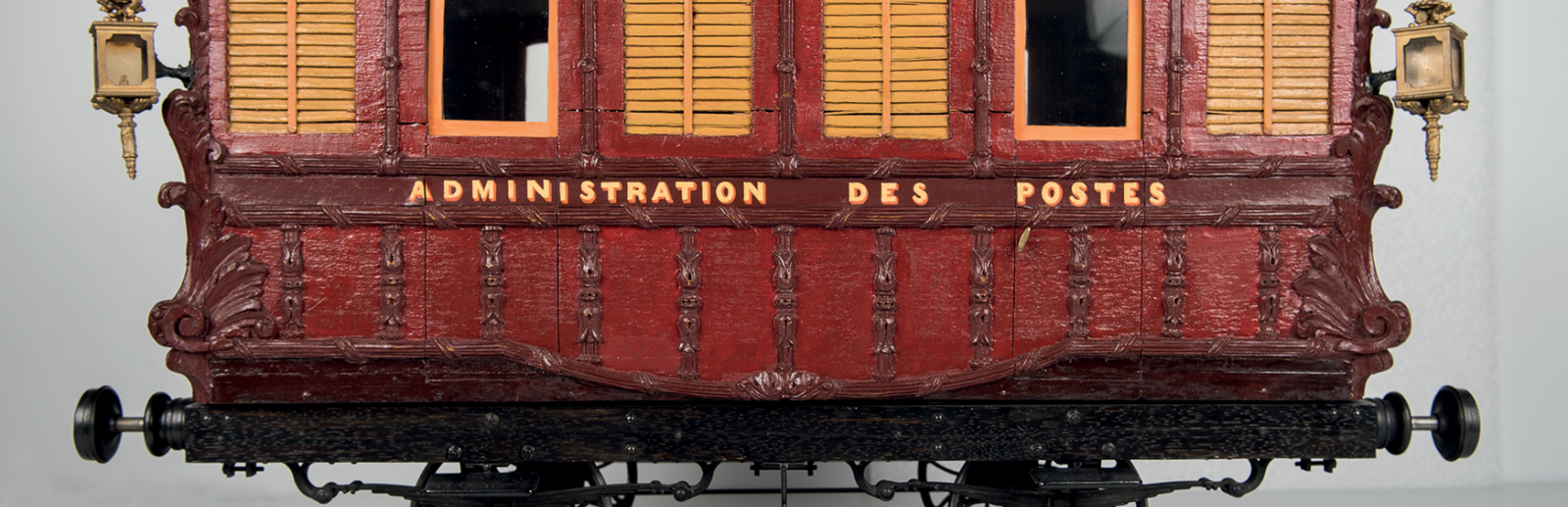 Modèle réduit du wagon-poste Paris-Rouen 1845 - Prévot, maquettiste décorateur Modèle réduit du wagon-poste Paris-Rouen 1845 - Prévot, maquettiste décorateur