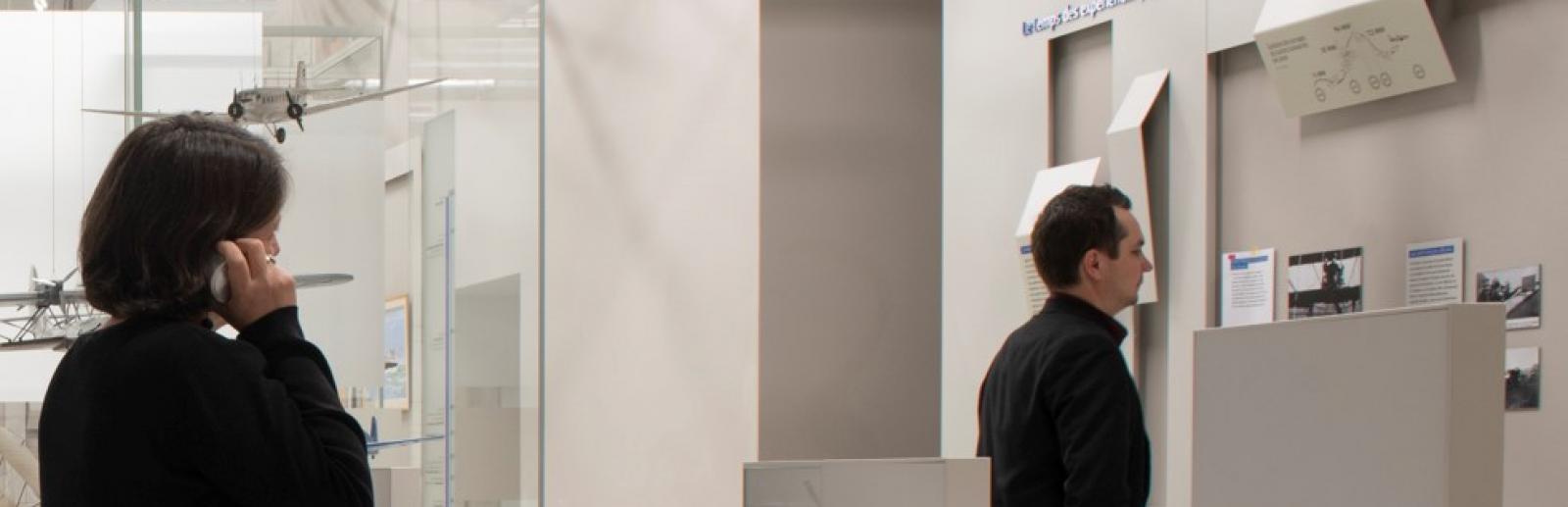 Personnes visitant les expositions Personnes visitant les expositions